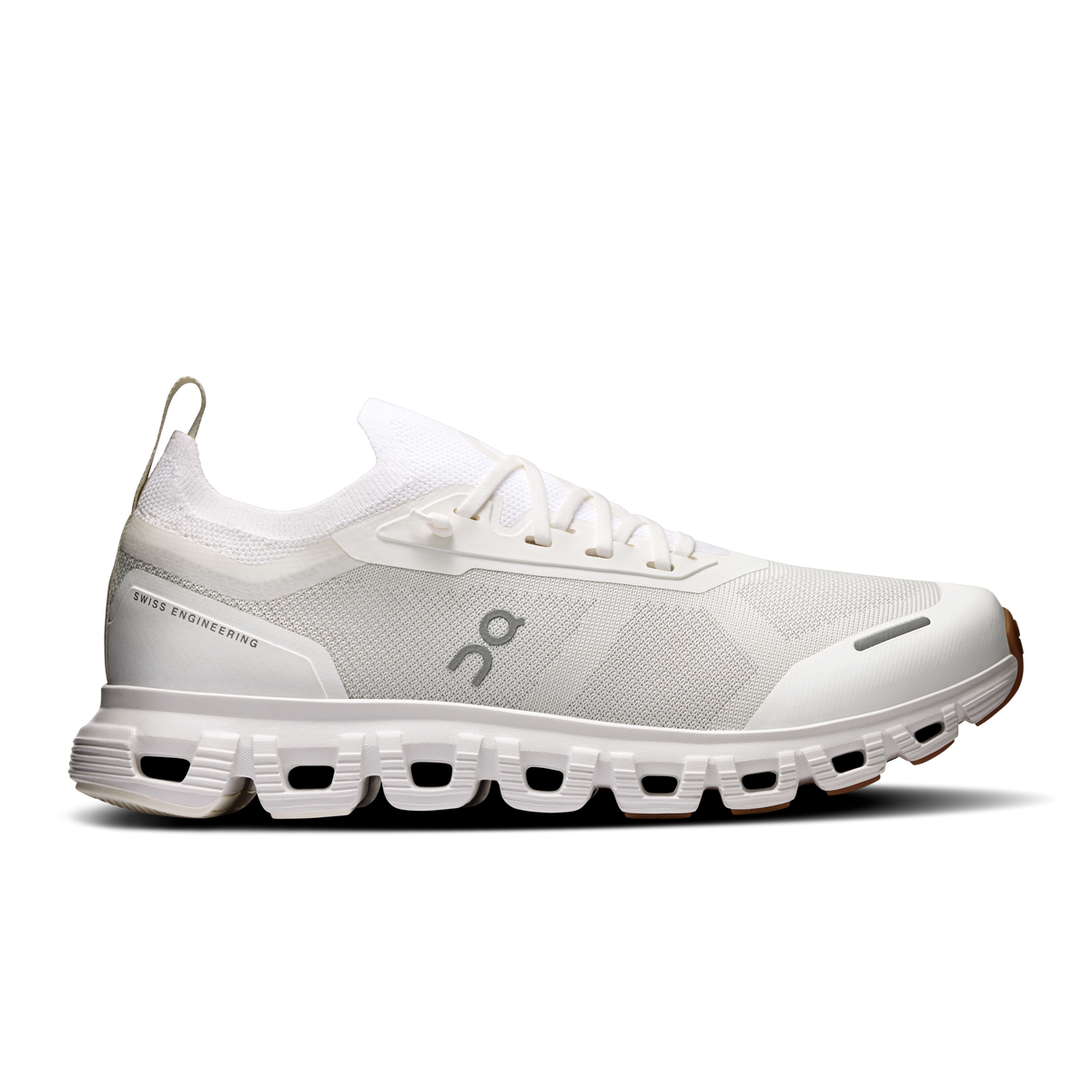 On Running Women's Cloud 6 Versa Shoes - White / White