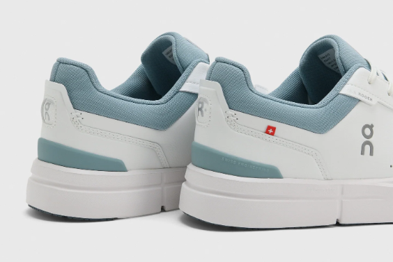 ON The Roger Advantage – Men's Sneaker