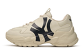 MLB Big Ball Chunky A – NY Yankees Sneaker (Beige)